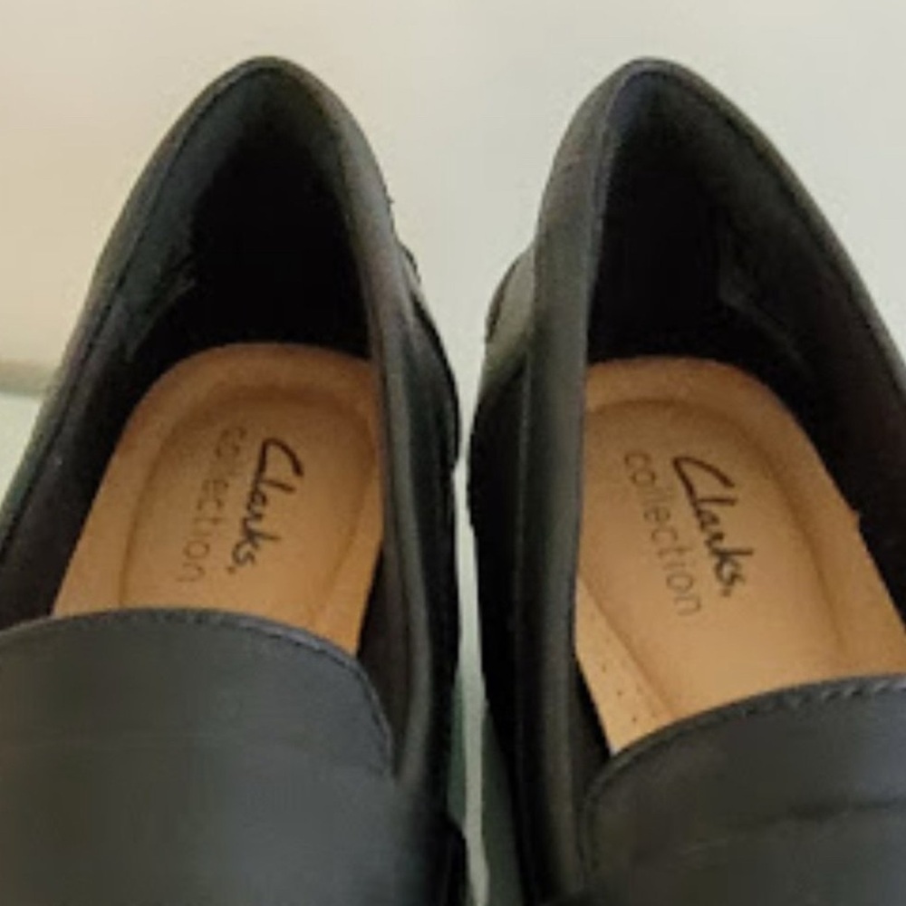 Clarks Black Loafer, 8.5M - Picture 4 of 7